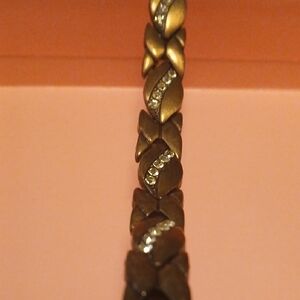 Elegant Magnetic Copper Bracelet With Rinestones